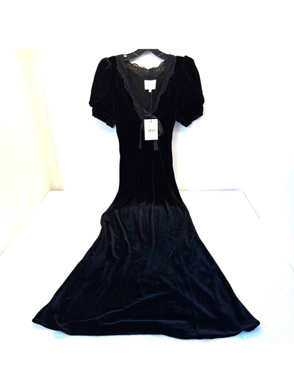 Reformation Maxi Dress Black Velvet Lace/Bow at Neck Puff Sleeves SZ 2 NEW